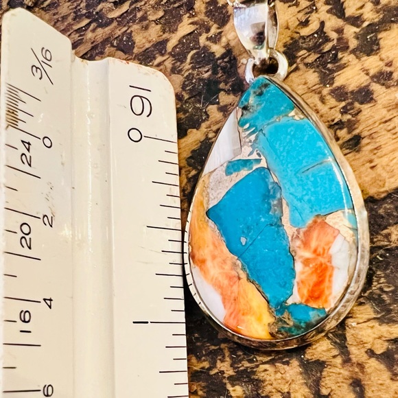 Beautiful New in Box Turquoise Set - Picture 6 of 8